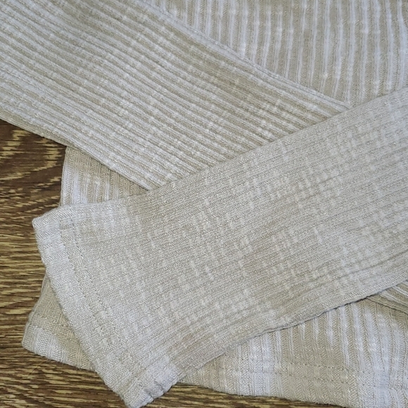 Forever 21 Long Sleeve Gray Top - Picture 6 of 7